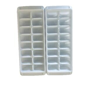 Vintage Rubbermaid Plastic White 16 Ice Cube‎ Trays #2867 16 Made in The USA (2)